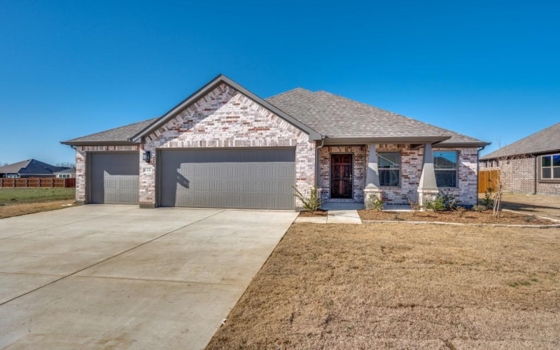 616 Kyle Drive, Tioga, TX 76271, 3 Bedrooms Bedrooms, ,2 BathroomsBathrooms,Residential,For Sale,616 Kyle Drive,0,21084310