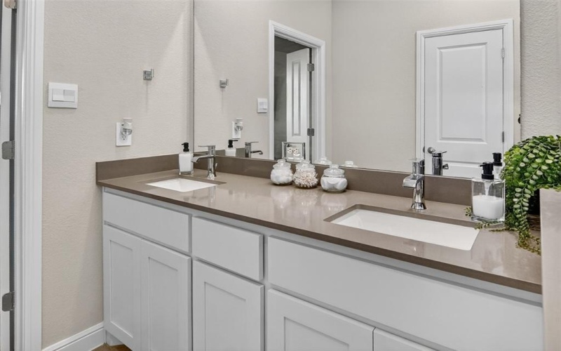 15536 Halstead Lane, Fort Worth, TX 76052, 4 Bedrooms Bedrooms, ,2 BathroomsBathrooms,Residential,For Sale,15536 Halstead Lane,0,21084158