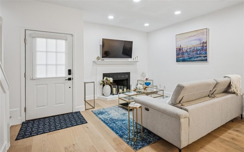 4124 Cole Avenue #209, Dallas, TX 75204, 2 Habitaciones Habitaciones , ,1 BañoBaños,Residential,En Venta,4124 Cole Avenue,0,21084365