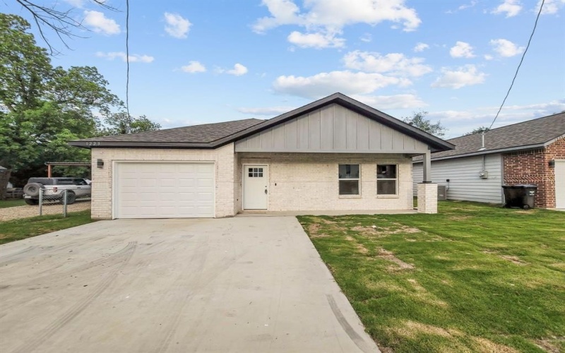 1223 Wesley Street, Greenville, TX 75401, 3 Habitaciones Habitaciones , ,2 BañosBaños,Residential,En Venta,1223 Wesley Street,0,21084479