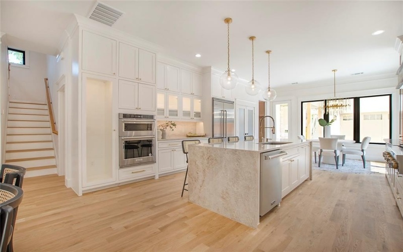 5641 Monticello Avenue, Dallas, TX 75206, 5 Bedrooms Bedrooms, ,5 BathroomsBathrooms,Residential,For Sale,5641 Monticello Avenue,0,21084496