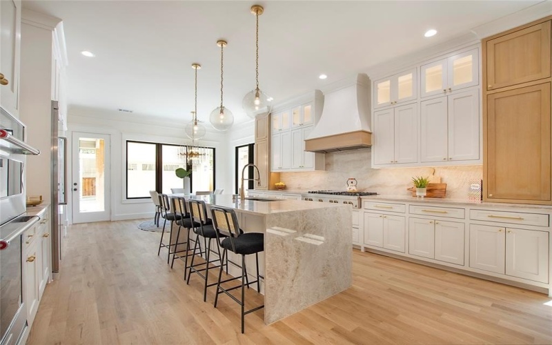 5641 Monticello Avenue, Dallas, TX 75206, 5 Bedrooms Bedrooms, ,5 BathroomsBathrooms,Residential,For Sale,5641 Monticello Avenue,0,21084496