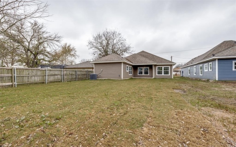 1219 S Montgomery Street, Sherman, TX 75090, 3 Habitaciones Habitaciones , ,2 BañosBaños,Residential,En Venta,1219 S Montgomery Street,0,21084548