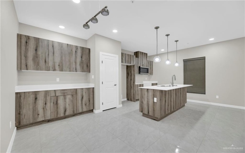 1209 E Camellia Avenue #4, McAllen, TX 78501, 3 Bedrooms Bedrooms, ,2 BathroomsBathrooms,Residential,For Sale,1209 E Camellia Avenue,456282