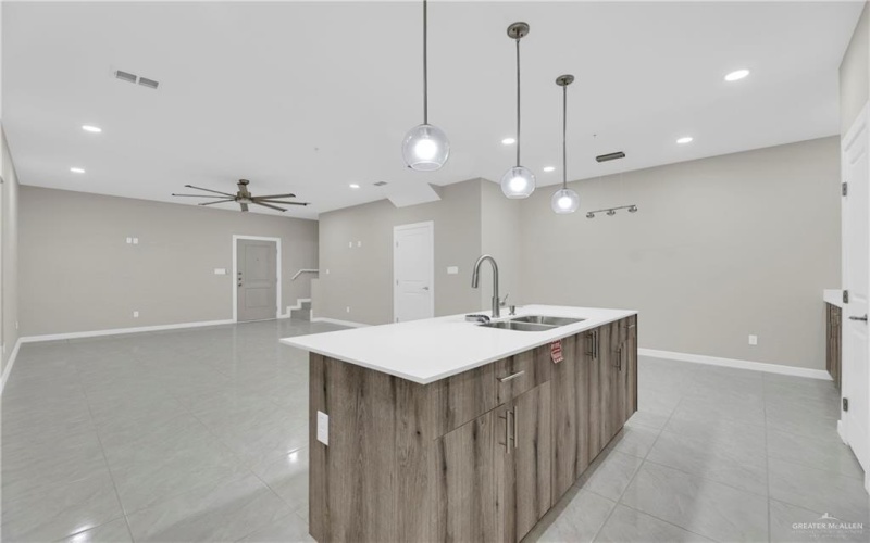 1209 E Camellia Avenue #4, McAllen, TX 78501, 3 Bedrooms Bedrooms, ,2 BathroomsBathrooms,Residential,For Sale,1209 E Camellia Avenue,456282