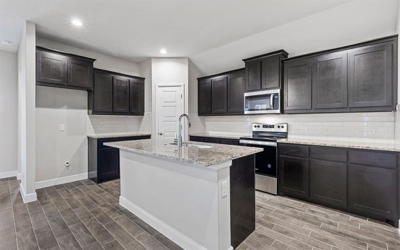 413 SUNFLOWER Trail, Cleburne, TX 76033, 5 Habitaciones Habitaciones , ,3 BañosBaños,Residential,En Venta,413 SUNFLOWER Trail,0,21084020