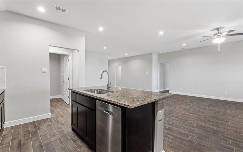 413 SUNFLOWER Trail, Cleburne, TX 76033, 5 Habitaciones Habitaciones , ,3 BañosBaños,Residential,En Venta,413 SUNFLOWER Trail,0,21084020