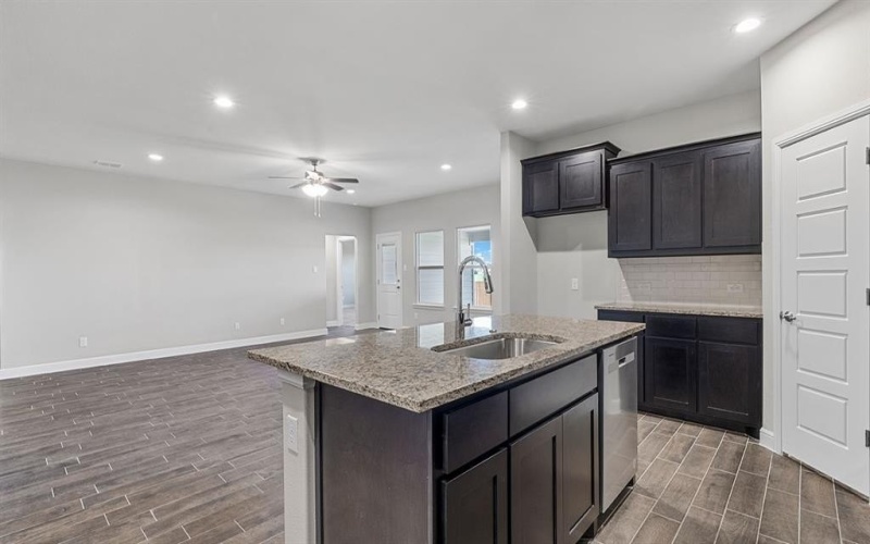 413 SUNFLOWER Trail, Cleburne, TX 76033, 5 Habitaciones Habitaciones , ,3 BañosBaños,Residential,En Venta,413 SUNFLOWER Trail,0,21084020