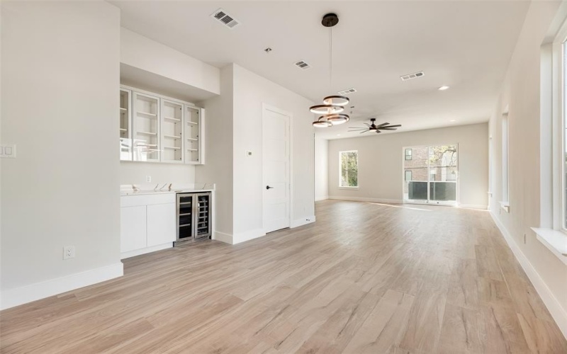 1123 Muncie, Dallas, TX 75212, 3 Bedrooms Bedrooms, ,3 BathroomsBathrooms,Residential,For Sale,1123 Muncie,0,21060121