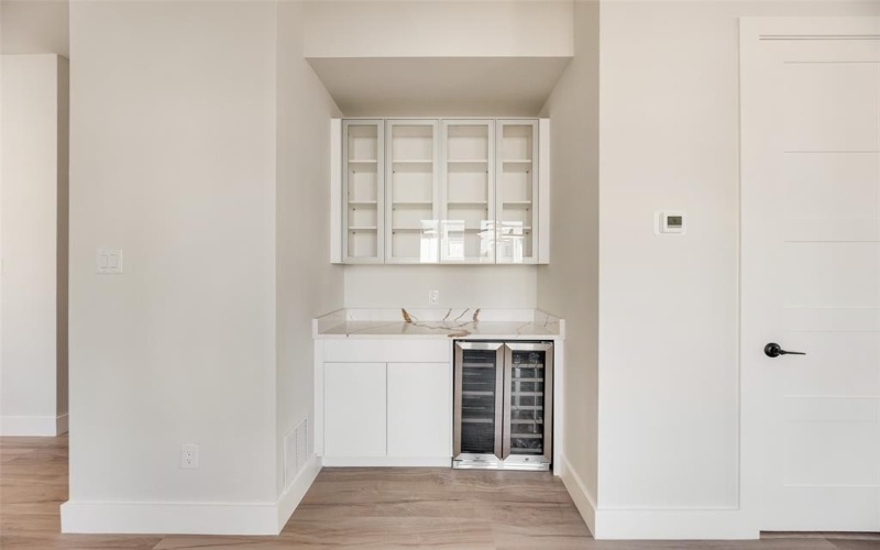 1123 Muncie, Dallas, TX 75212, 3 Bedrooms Bedrooms, ,3 BathroomsBathrooms,Residential,For Sale,1123 Muncie,0,21060121