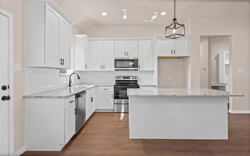 901 SW 10th Street, Mineral Wells, TX 76067, 3 Habitaciones Habitaciones , ,2 BañosBaños,Residential,En Venta,901 SW 10th Street,0,21084636