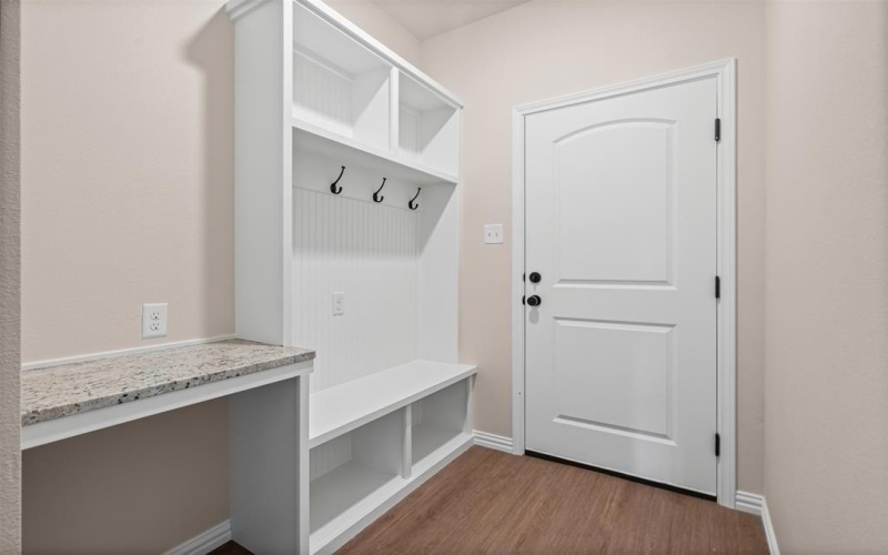 901 SW 10th Street, Mineral Wells, TX 76067, 3 Habitaciones Habitaciones , ,2 BañosBaños,Residential,En Venta,901 SW 10th Street,0,21084636