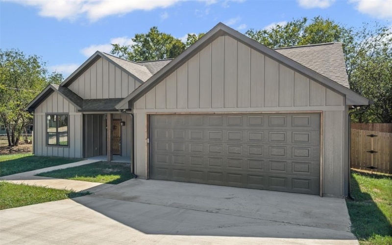 901 SW 10th Street, Mineral Wells, TX 76067, 3 Habitaciones Habitaciones , ,2 BañosBaños,Residential,En Venta,901 SW 10th Street,0,21084636