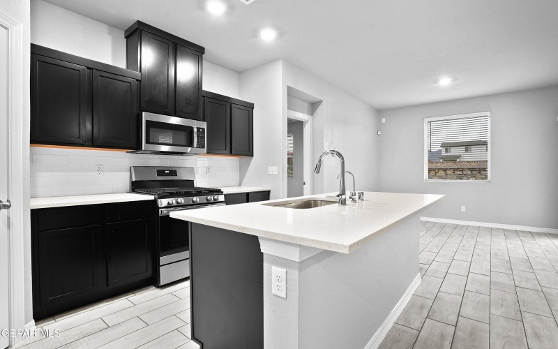11133 BLAZING STAR Place, El Paso, TX 79934, 4 Habitaciones Habitaciones , ,2 BañosBaños,Residential,En Venta,11133 BLAZING STAR Place,0,931969
