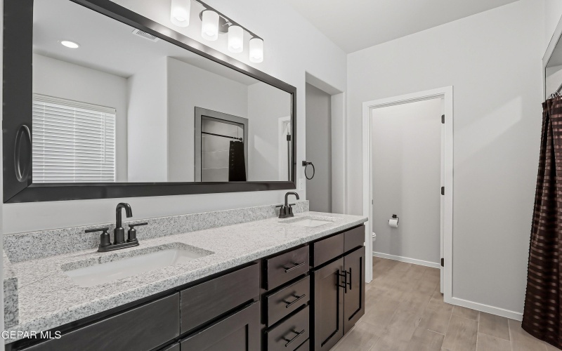 393 Frodsham Street, El Paso, TX 79928, 4 Habitaciones Habitaciones , ,2 BañosBaños,Residential,En Venta,393 Frodsham Street,0,931975