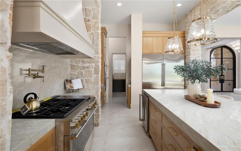 2905 Wesleyan Avenue, McAllen, TX 78504, 4 Bedrooms Bedrooms, ,5 BathroomsBathrooms,Residential,For Sale,2905 Wesleyan Avenue,0,483155