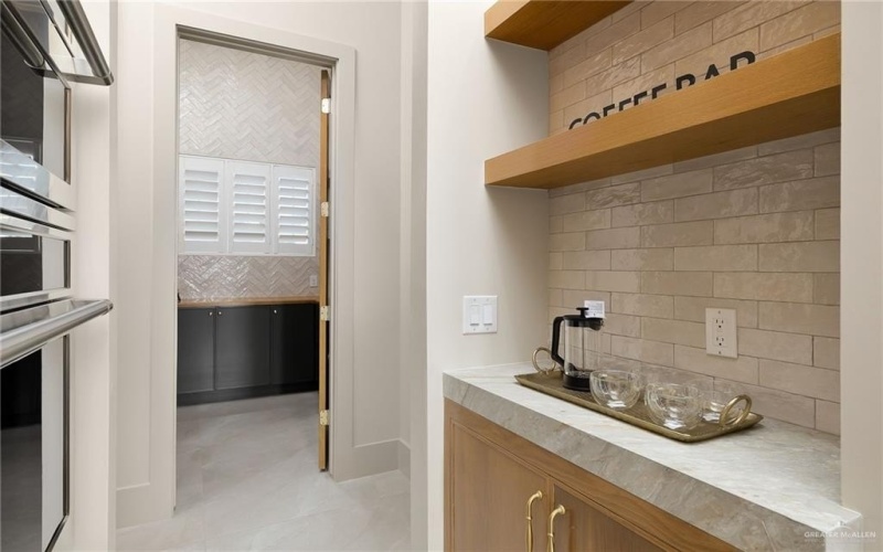 2905 Wesleyan Avenue, McAllen, TX 78504, 4 Bedrooms Bedrooms, ,5 BathroomsBathrooms,Residential,For Sale,2905 Wesleyan Avenue,0,483155