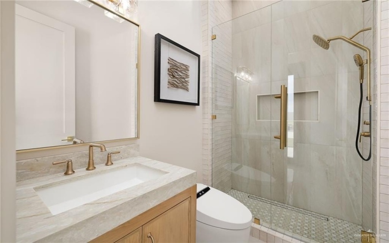 2905 Wesleyan Avenue, McAllen, TX 78504, 4 Bedrooms Bedrooms, ,5 BathroomsBathrooms,Residential,For Sale,2905 Wesleyan Avenue,0,483155