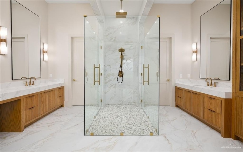 2905 Wesleyan Avenue, McAllen, TX 78504, 4 Bedrooms Bedrooms, ,5 BathroomsBathrooms,Residential,For Sale,2905 Wesleyan Avenue,0,483155