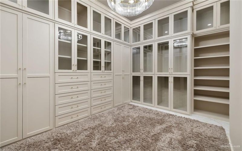 2905 Wesleyan Avenue, McAllen, TX 78504, 4 Bedrooms Bedrooms, ,5 BathroomsBathrooms,Residential,For Sale,2905 Wesleyan Avenue,0,483155