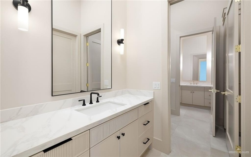 2905 Wesleyan Avenue, McAllen, TX 78504, 4 Bedrooms Bedrooms, ,5 BathroomsBathrooms,Residential,For Sale,2905 Wesleyan Avenue,0,483155