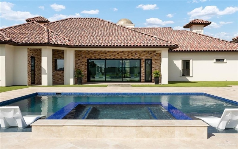 2905 Wesleyan Avenue, McAllen, TX 78504, 4 Bedrooms Bedrooms, ,5 BathroomsBathrooms,Residential,For Sale,2905 Wesleyan Avenue,0,483155