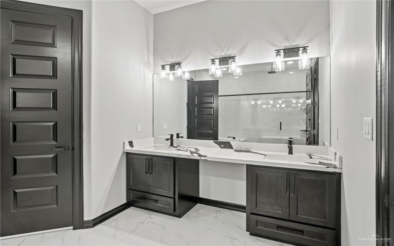 5904 Orick Hill Street, Edinburg, TX 78539, 5 Habitaciones Habitaciones , ,3 BañosBaños,Residential,En Venta,5904 Orick Hill Street,0,483214