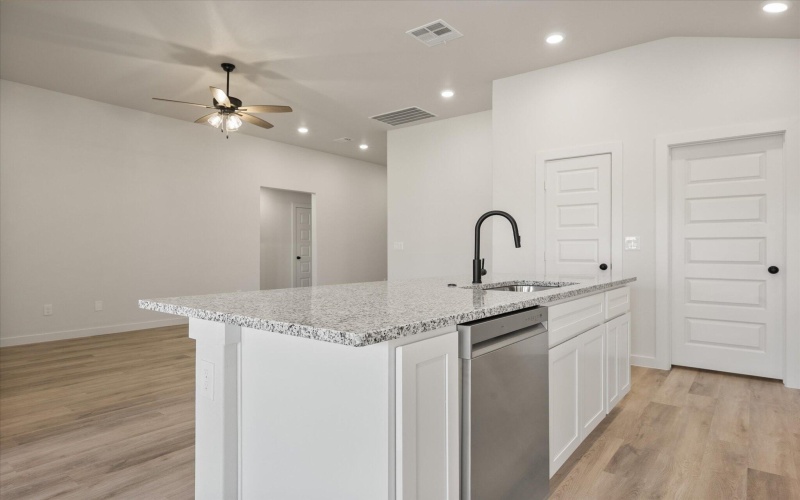 2404 Abbeville Avenue, Wolfforth, TX 79382, 3 Habitaciones Habitaciones , ,2 BañosBaños,Residential,En Venta,2404 Abbeville Avenue,0,202561705