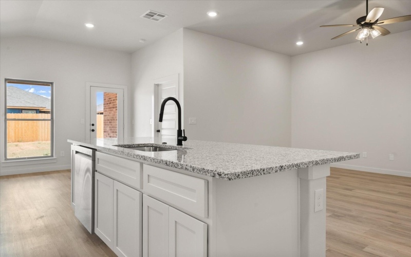 2404 Abbeville Avenue, Wolfforth, TX 79382, 3 Habitaciones Habitaciones , ,2 BañosBaños,Residential,En Venta,2404 Abbeville Avenue,0,202561705