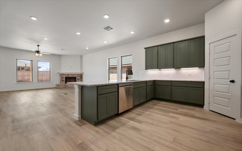 313 E 24th Street, Wolfforth, TX 79382, 3 Bedrooms Bedrooms, ,2 BathroomsBathrooms,Residential,For Sale,313 E 24th Street,0,202561710
