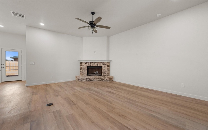 314 E 24th Street, Wolfforth, TX 79382, 3 Habitaciones Habitaciones , ,2 BañosBaños,Residential,En Venta,314 E 24th Street,0,202561713