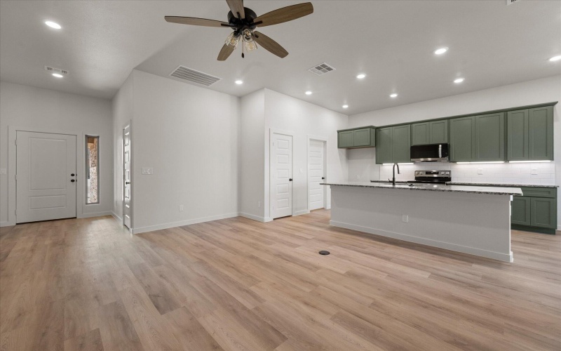 314 E 24th Street, Wolfforth, TX 79382, 3 Habitaciones Habitaciones , ,2 BañosBaños,Residential,En Venta,314 E 24th Street,0,202561713