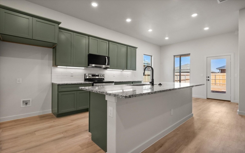314 E 24th Street, Wolfforth, TX 79382, 3 Habitaciones Habitaciones , ,2 BañosBaños,Residential,En Venta,314 E 24th Street,0,202561713