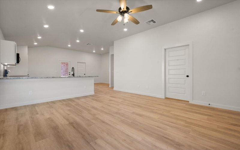 3020 139th Street, Lubbock, TX 79423, 3 Bedrooms Bedrooms, ,2 BathroomsBathrooms,Residential,For Sale,3020 139th Street,0,202561724