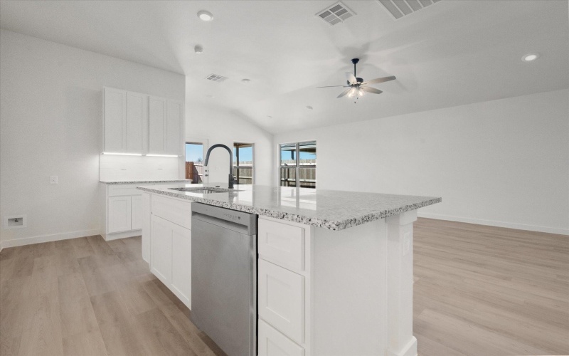 3005 140th Street, Lubbock, TX 79423, 4 Habitaciones Habitaciones , ,2 BañosBaños,Residential,En Venta,3005 140th Street,0,202561727
