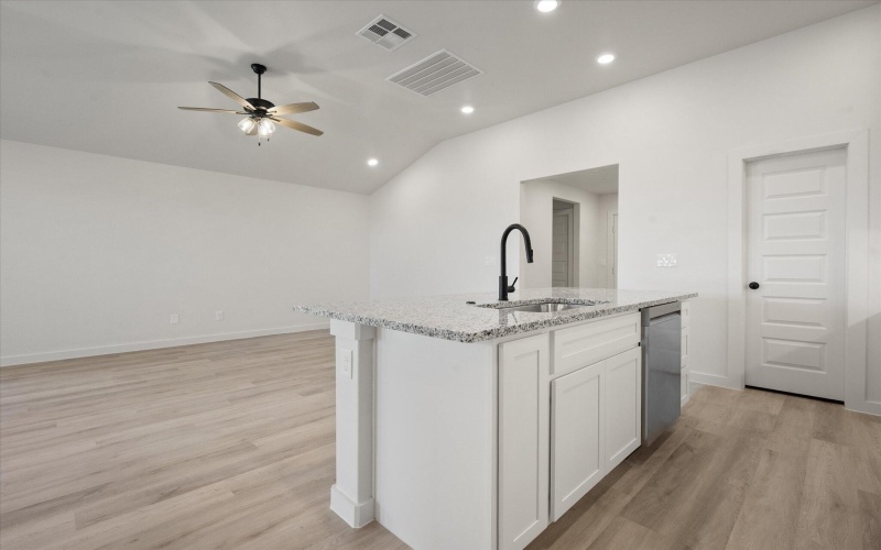 3005 140th Street, Lubbock, TX 79423, 4 Habitaciones Habitaciones , ,2 BañosBaños,Residential,En Venta,3005 140th Street,0,202561727