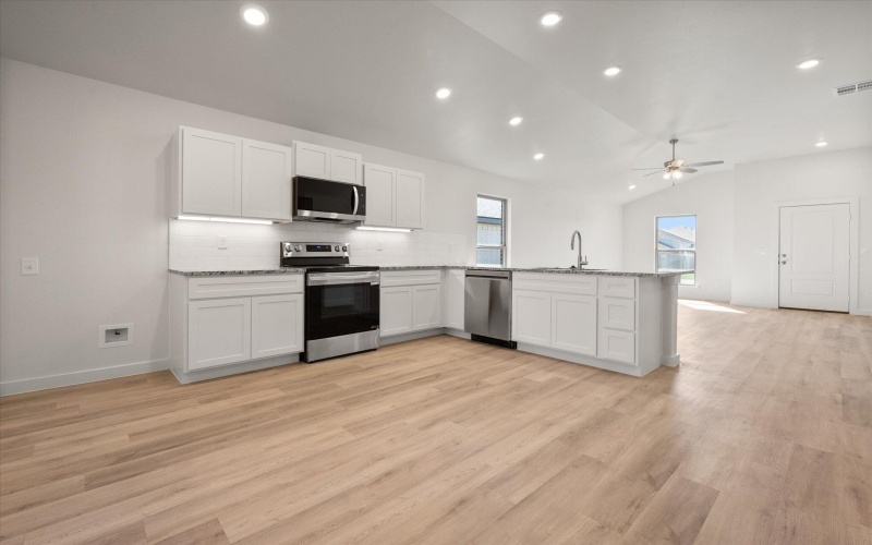 3008 140th Street, Lubbock, TX 79423, 3 Habitaciones Habitaciones , ,2 BañosBaños,Residential,En Venta,3008 140th Street,0,202561729