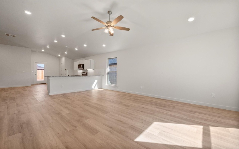3008 140th Street, Lubbock, TX 79423, 3 Habitaciones Habitaciones , ,2 BañosBaños,Residential,En Venta,3008 140th Street,0,202561729
