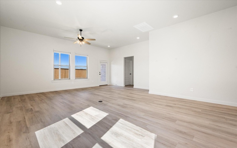 10502 Beaufort Avenue, Lubbock, TX 79424, 3 Bedrooms Bedrooms, ,2 BathroomsBathrooms,Residential,For Sale,10502 Beaufort Avenue,0,202561735