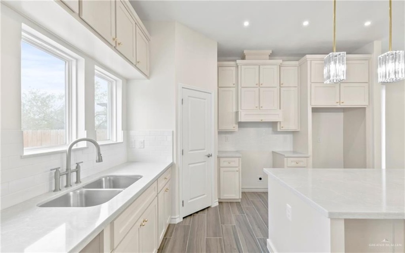 4312 Xenops Avenue, McAllen, TX 78503, 4 Bedrooms Bedrooms, ,2 BathroomsBathrooms,Residential,For Sale,4312 Xenops Avenue,457282