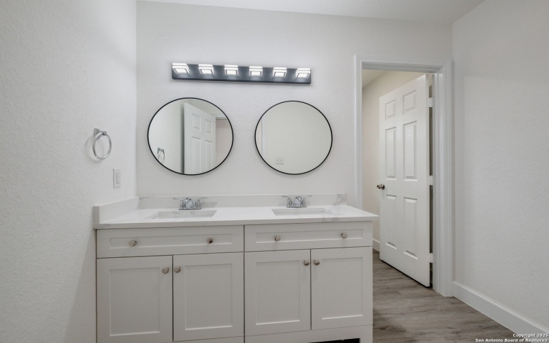 1020 County Road 4516, Castroville, TX 78009, 4 Bedrooms Bedrooms, ,2 BathroomsBathrooms,Residential,For Sale,1020 County Road 4516,0,1878689