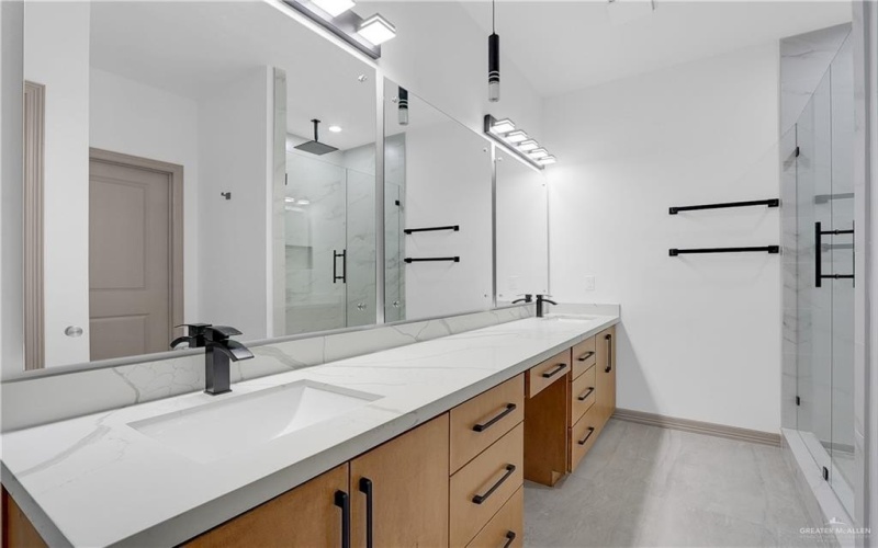 3916 Zenker Avenue, McAllen, TX 78504, 3 Habitaciones Habitaciones , ,2 BañosBaños,Residential,En Venta,3916 Zenker Avenue,0,483263