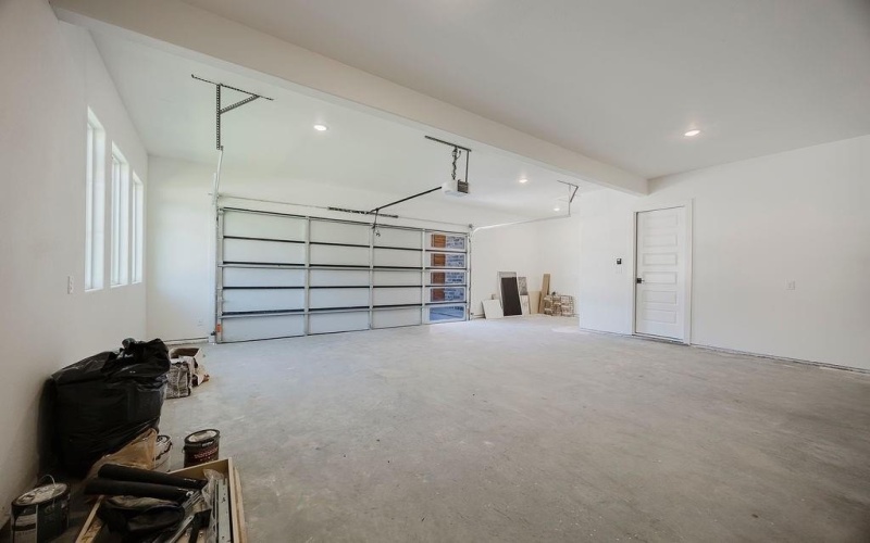 2416 Jewell Drive, Arlington, TX 76016, 4 Bedrooms Bedrooms, ,5 BathroomsBathrooms,Residential,For Sale,2416 Jewell Drive,0,21046248