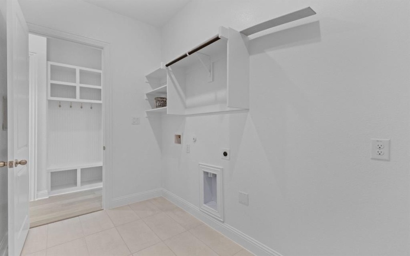 2209 Birch Street, Mansfield, TX 76063, 4 Bedrooms Bedrooms, ,5 BathroomsBathrooms,Residential,For Sale,2209 Birch Street,0,21085209