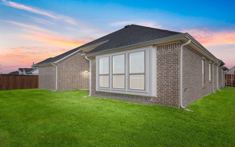 2209 Birch Street, Mansfield, TX 76063, 4 Bedrooms Bedrooms, ,5 BathroomsBathrooms,Residential,For Sale,2209 Birch Street,0,21085209