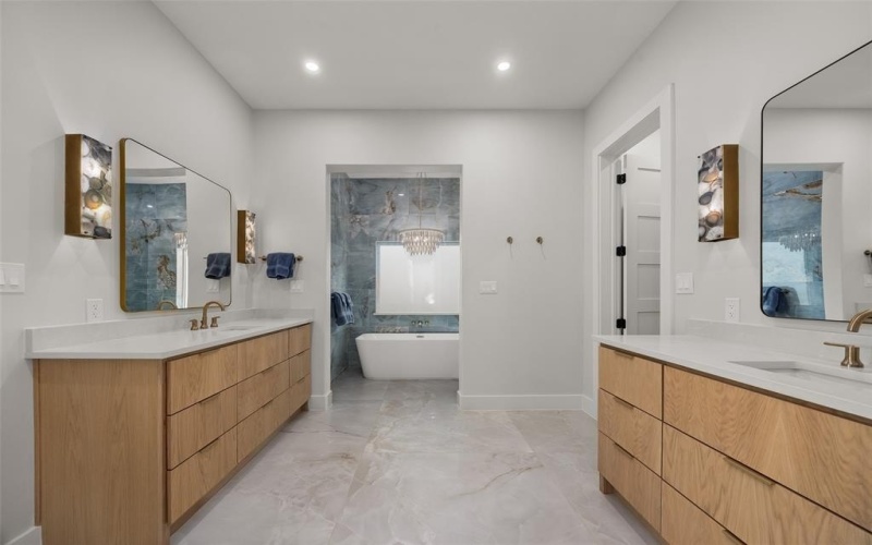 1532 Laguna Bay N, Pelican Bay, TX 76020, 6 Bedrooms Bedrooms, ,6 BathroomsBathrooms,Residential,For Sale,1532 Laguna Bay N,0,21085276