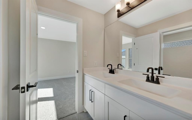 728 Emerald Heights, Lavon, TX 75166, 5 Bedrooms Bedrooms, ,5 BathroomsBathrooms,Residential,For Sale,728 Emerald Heights,0,21085306