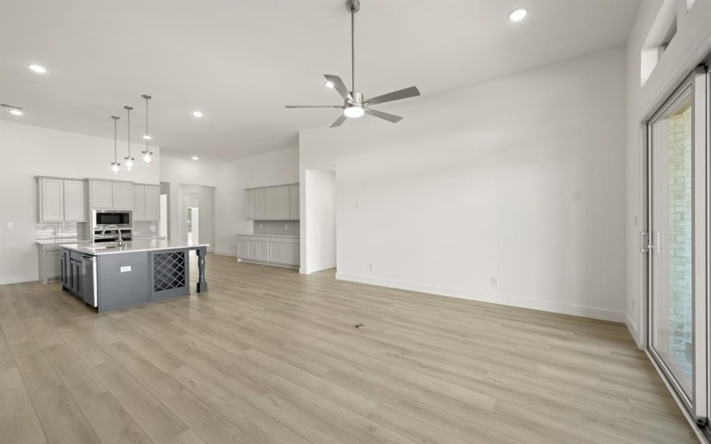 1915 Silvercreek Lane, Cedar Hill, TX 75104, 4 Habitaciones Habitaciones , ,3 BañosBaños,Residential,En Venta,1915 Silvercreek Lane,0,21085521