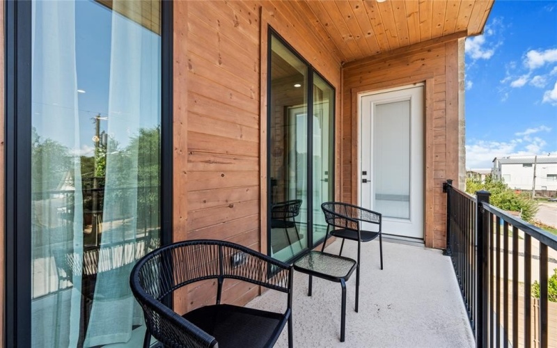 1021 Mobile Street, Dallas, TX 75208, 3 Bedrooms Bedrooms, ,3 BathroomsBathrooms,Residential,For Sale,1021 Mobile Street,0,21076963