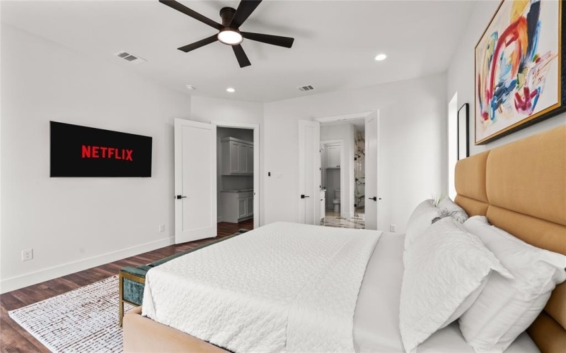 1021 Mobile Street, Dallas, TX 75208, 3 Bedrooms Bedrooms, ,3 BathroomsBathrooms,Residential,For Sale,1021 Mobile Street,0,21076963